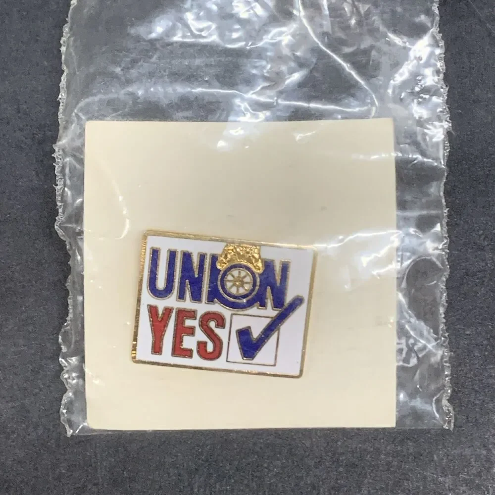 Vintage NOS TEAMSTERS UNION YES LAPEL PIN BADGE